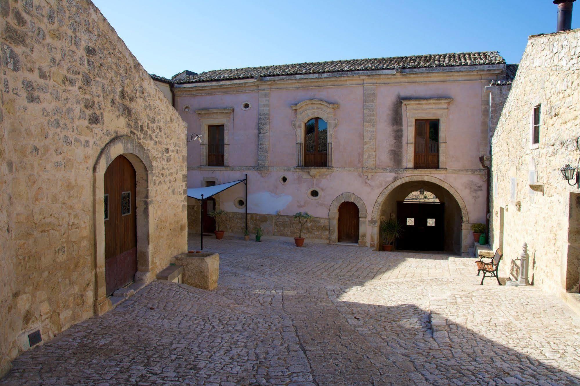 Relais Cimilla B&B Ragusa Exterior photo