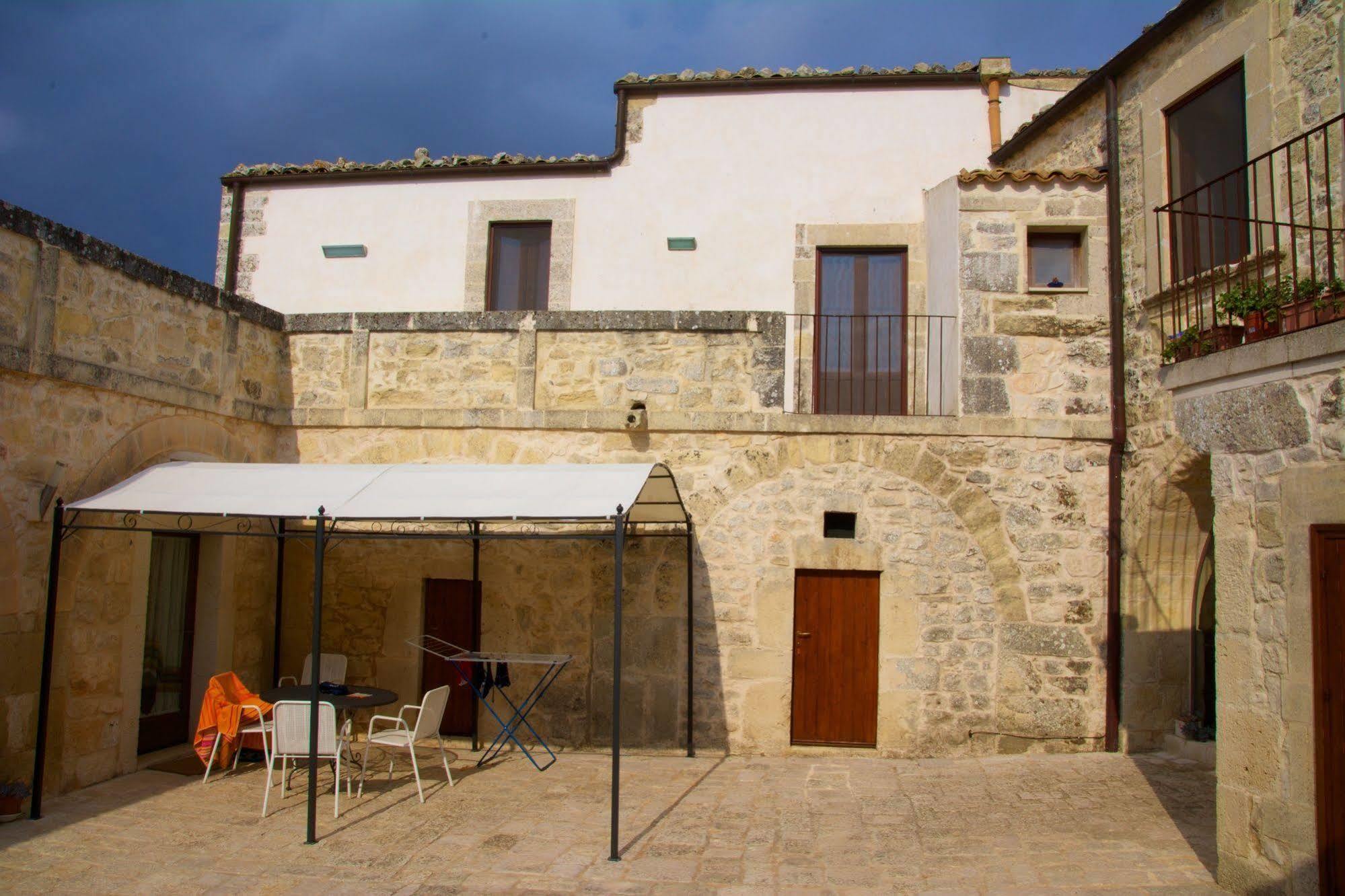 Relais Cimilla B&B Ragusa Exterior photo